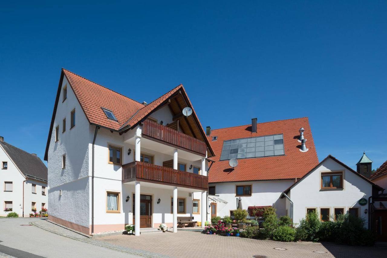 Gasthof-Pension Brauner Hirsch In Alfeld - Mittelfranken Luaran gambar