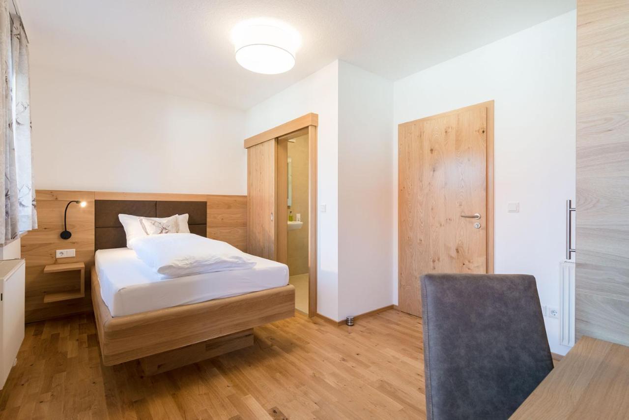 Gasthof-Pension Brauner Hirsch In Alfeld - Mittelfranken Luaran gambar