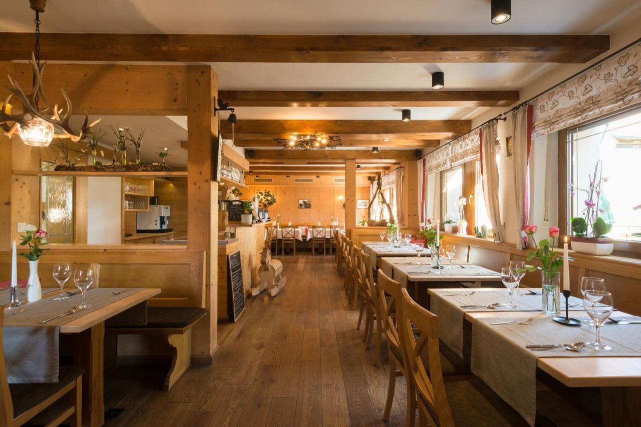 Gasthof-Pension Brauner Hirsch In Alfeld - Mittelfranken Luaran gambar